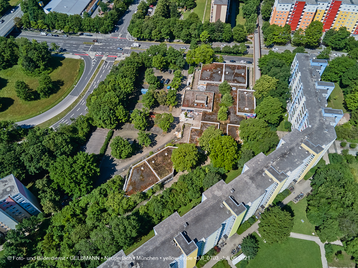 06.07.2021 - Einkaufs- und Wohnzentrum Quiddestraße in Neuperlach
